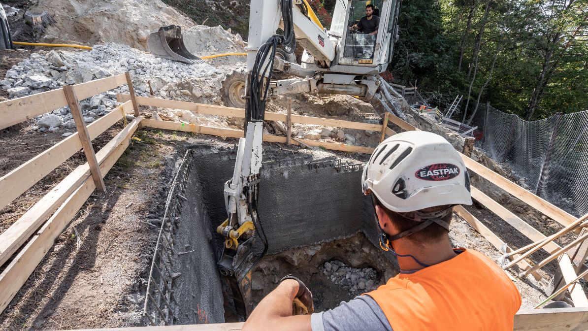 Travaux d’excavation au pylône 134, à Chandoline, le 17 septembre 2019